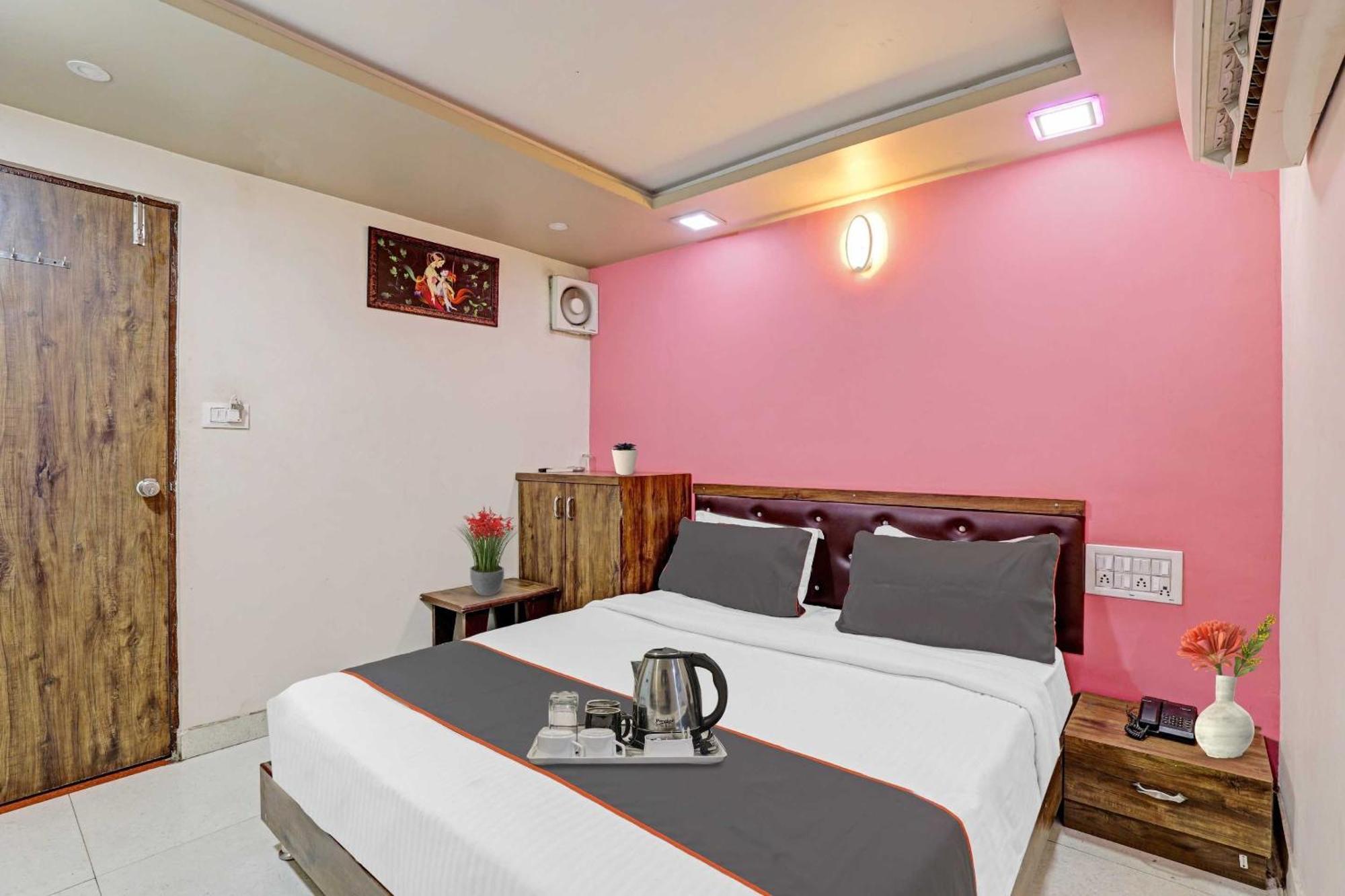 Hotel O Royal 阿穆达巴 外观 照片