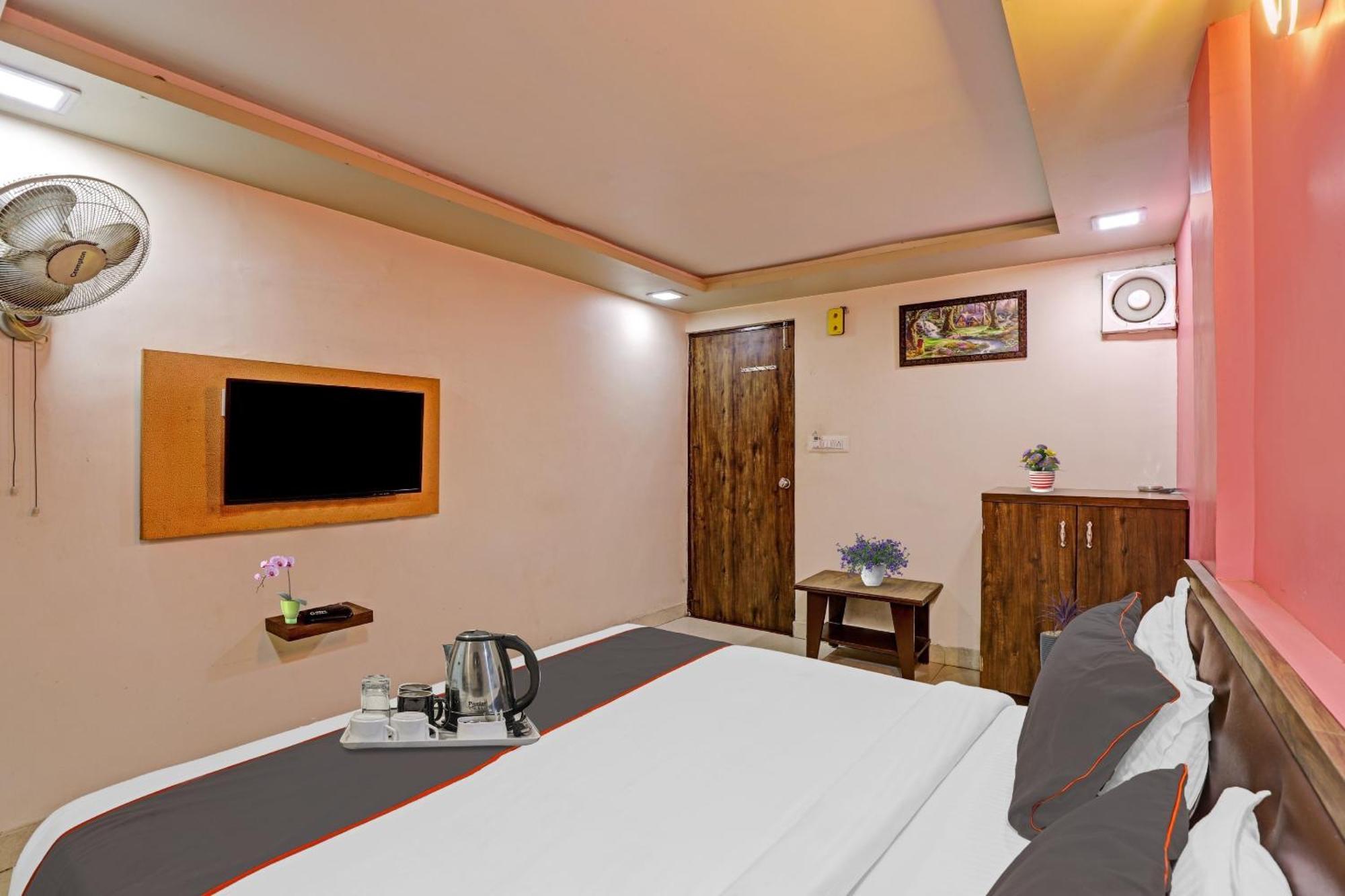 Hotel O Royal 阿穆达巴 外观 照片