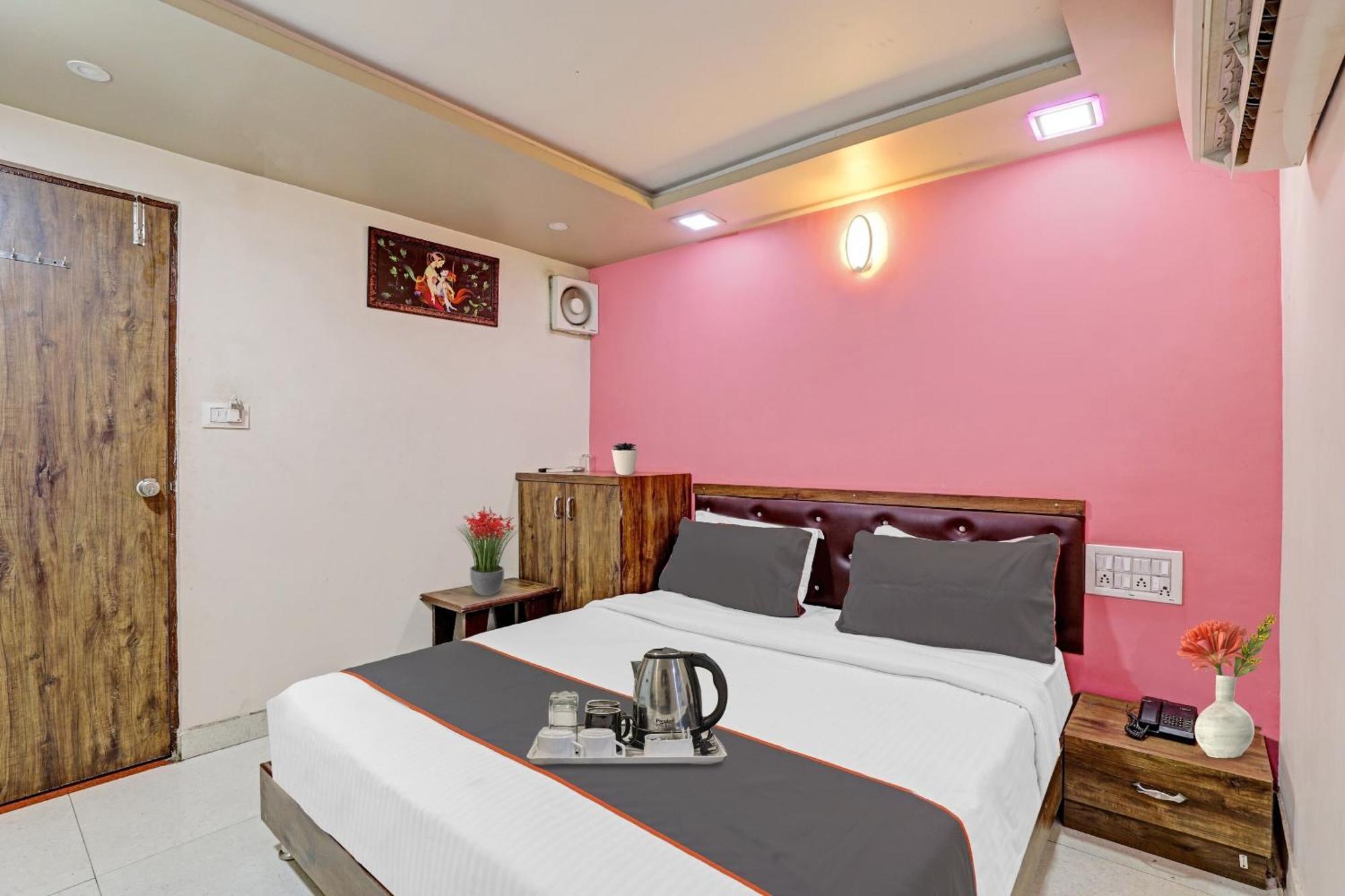 Hotel O Royal 阿穆达巴 外观 照片