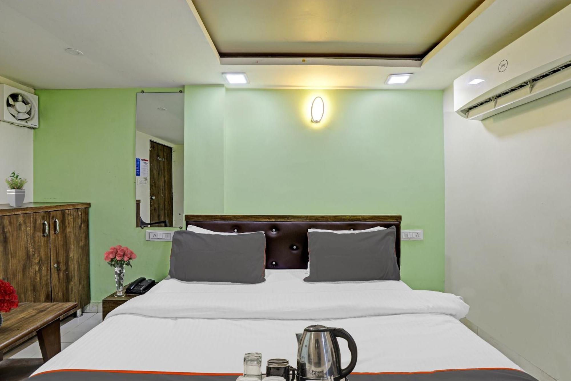 Hotel O Royal 阿穆达巴 外观 照片